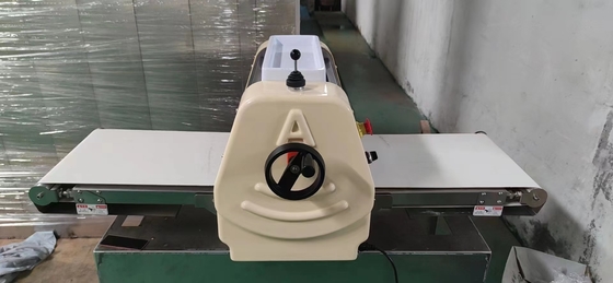 電動パスタプレッシング 炊飯器 / ファストフード キッチン 機器 370mm ローラー 0.4KW 電力