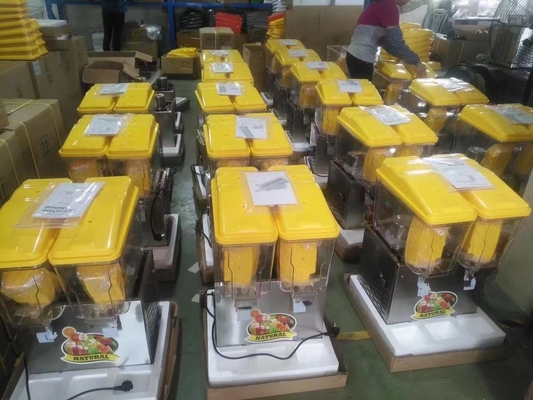 R134a 冷却剤冷却機能を持つ32Lジュースディスペンサー 黒/オレンジ/緑/黄色