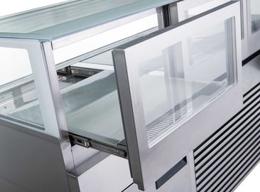 直角の産業冷凍装置の冷やされていたケーキの飾り戸棚
